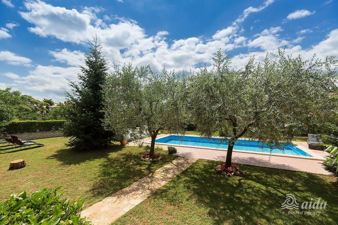 Family Vacation Villa Žbandaj Kroatien